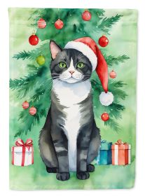 American Polydactyl Cat By the Christmas Tree Garden Flag Mailbox Flag Decorative Yard Flag Banner Outside Patio Artwork Yard Flower Beds, Garden Size